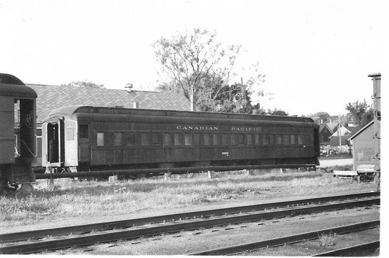 File:1324 at Kentville 31 Aug. 1973 by Barrie MacLeod b.jpg