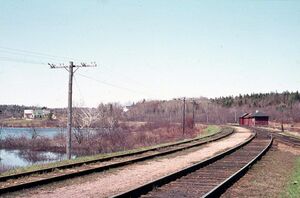 27-070a DAR line at Windsor Jc Station 750510.jpg