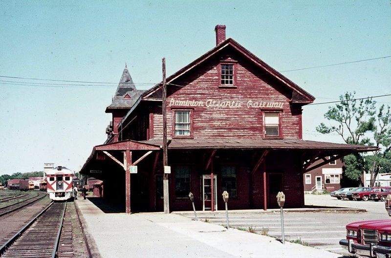 File:27-097a CP 9067 at Kentville, NS 750628.jpg
