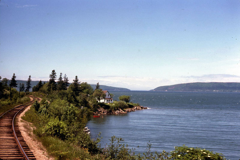 File:36-001a Between Digby and Bear River 790613.jpg