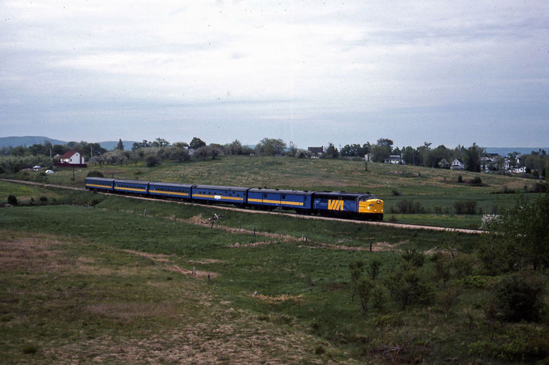 File:55-034 Via 6781 at Falmouth, NS 870530.jpg