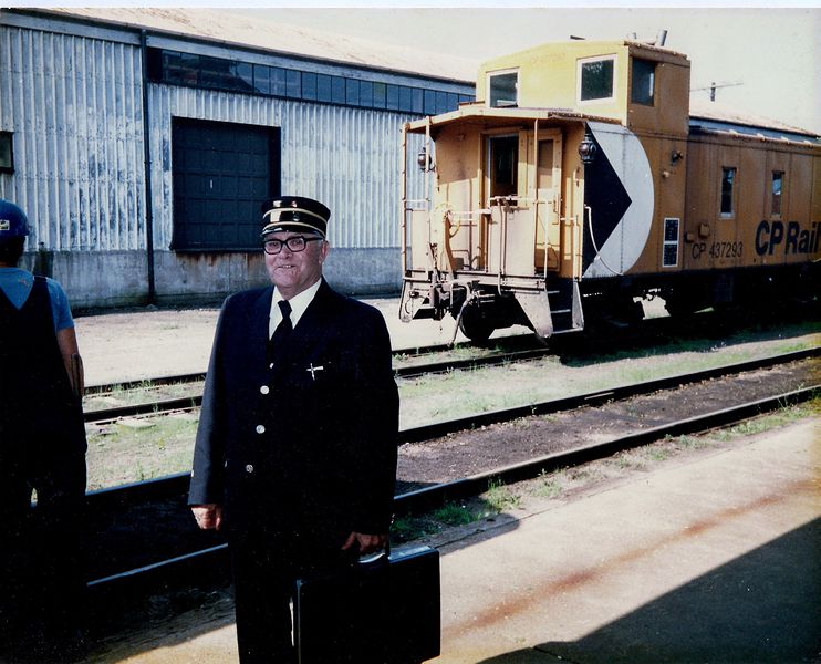 File:Albert Shine ManningJr 1982-1990.jpg