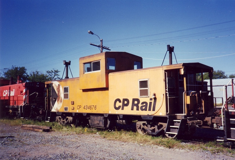 File:August 29 1993 caboose at Hantsport.jpg