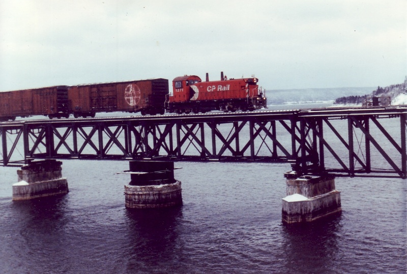 File:Bearriver1271.jpg