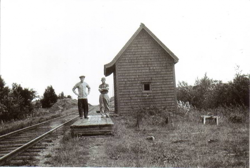 File:Bloomfield Station a.jpg