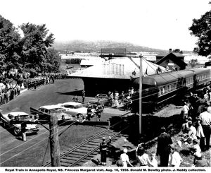 CNR-PrincessMargaretTrain-AnnapolisRoyalStation-DonaldMBowlbyPhoto-19580810.jpg