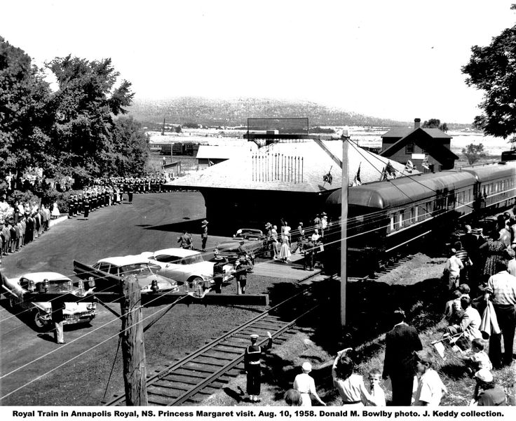 File:CNR-PrincessMargaretTrain-AnnapolisRoyalStation-DonaldMBowlbyPhoto-19580810.jpg