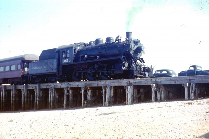 File:CPR D10 -1050 @ Digby, NS 7-18-56.jpg