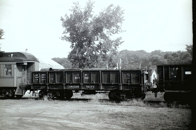File:CP 369001 Kentville NS Aug 10, 1971.jpg