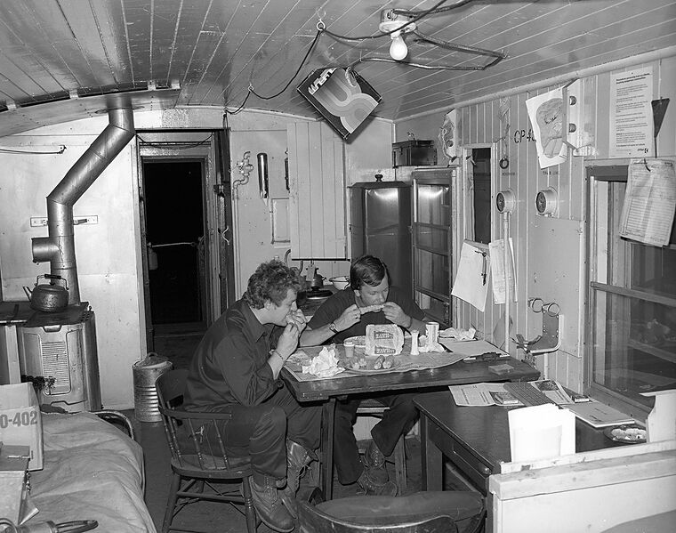 File:CornOnTheCobVan.jpg