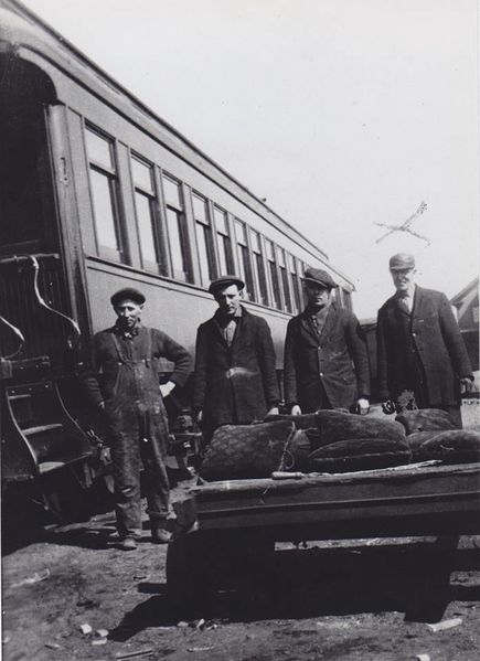 File:DAR - CephasZwicker FarRight - Tim McDonald Collection.jpg