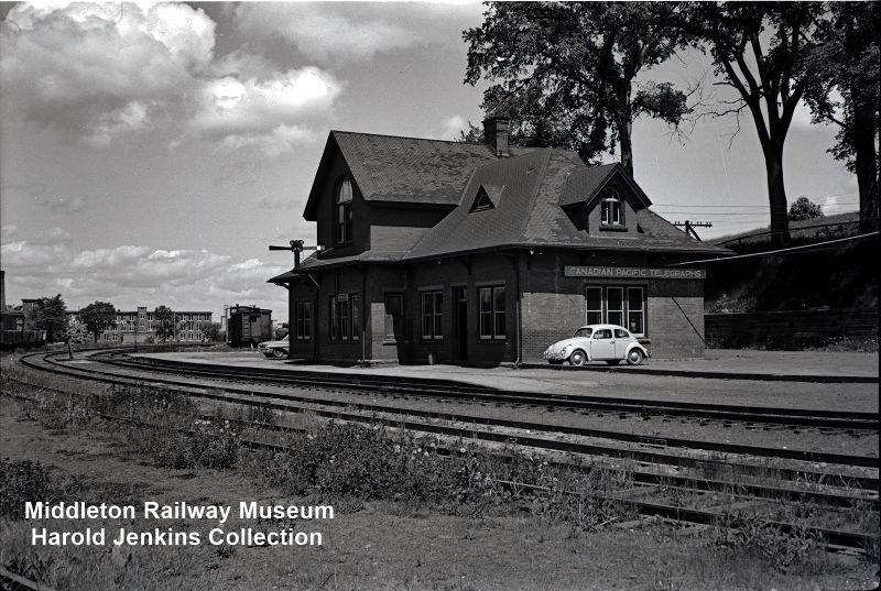 File:DAR - Windsor Station - Harold Jenkins Photo-July1970.JPG