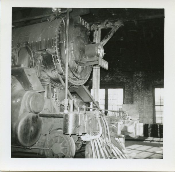 File:DAR 1046 Kentville Roundhouse.jpg