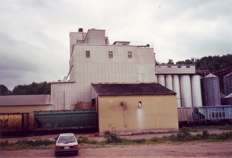 File:DAR Shur-Gain feed mill at Greenwich July 1994.jpg