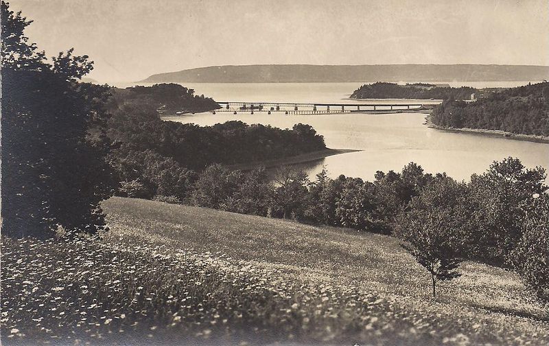 File:DAR and Victoria Bridges at Bear River, NS No Date.jpg
