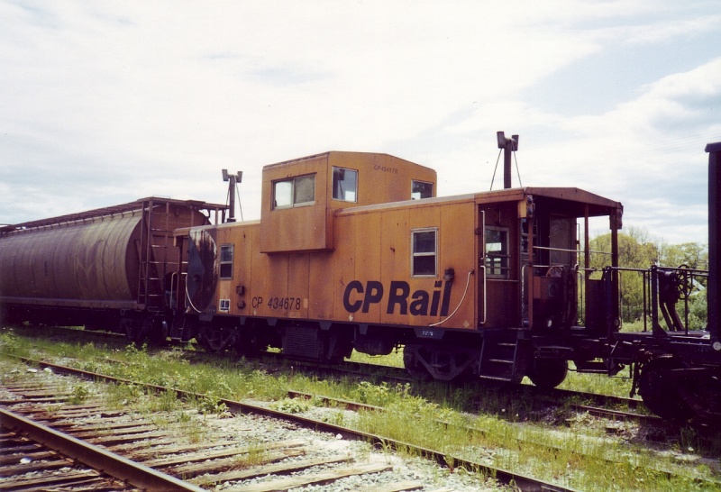 File:DAR caboose at Hantsport July 1993-2.jpg