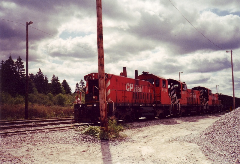 File:DAR eastbound gypsum arriving Mantua July 1994.jpg