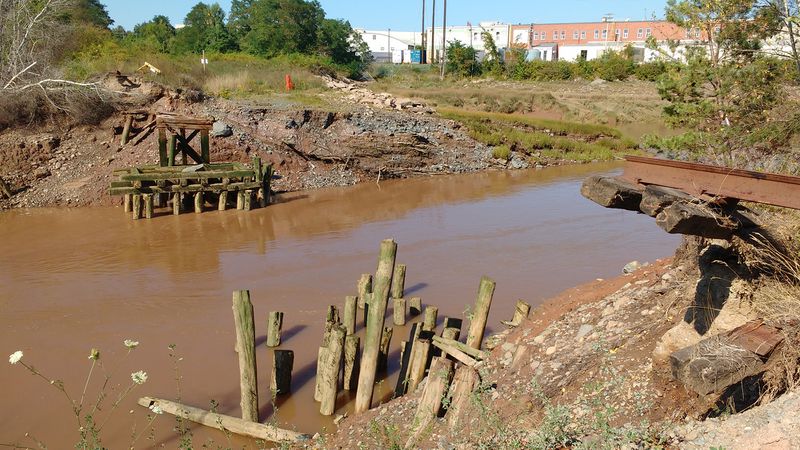 File:HalfwayBridge15.09.18.jpg