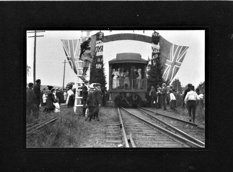 File:Royal Visit Unidentified 1.jpg