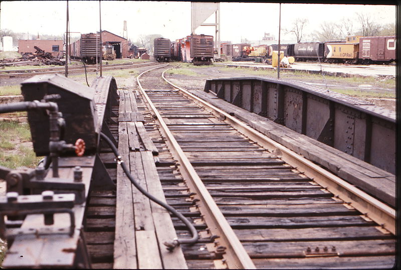 File:Slide 78 - 6 may 76.JPG