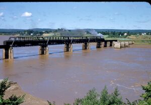Train No. 98 on Avon River Bridge 1951.jpg