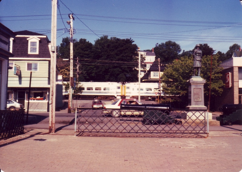 File:VIA RDCs cenotaph digby.jpg